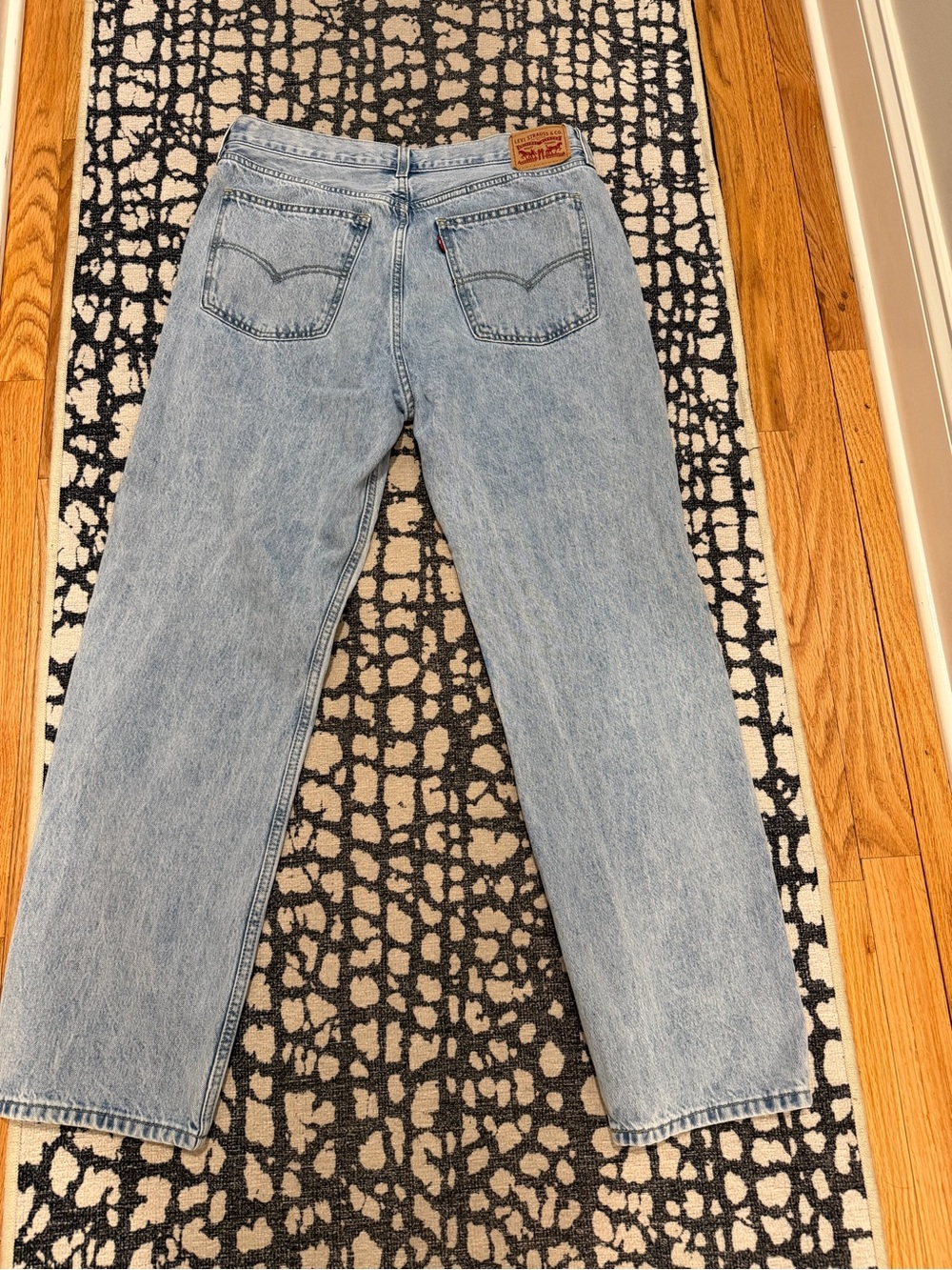 Levi’s Low Pro Light Wash Women's Jeans - Picture 5 of 9